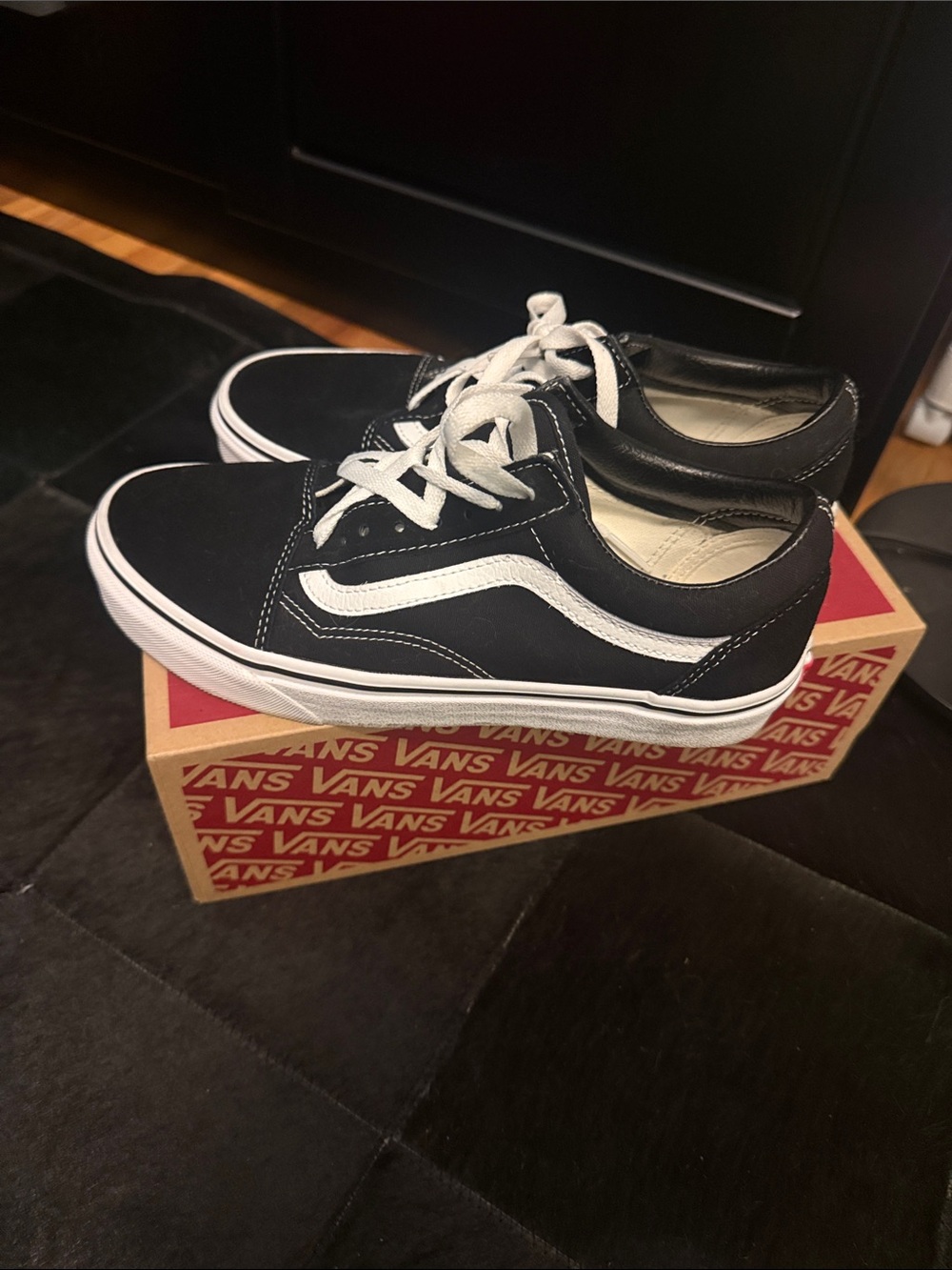 Vans Old Skool Sneakers - Black and White - Picture 3 of 5
